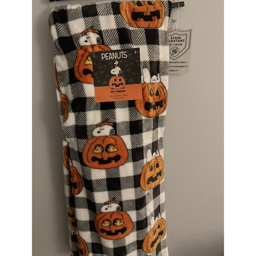 Peanuts Snoopy Woodstock Berkshire 60x70 PlushThrow Pumpkin Plaid Fall Halloween